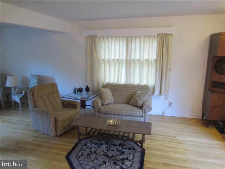 8442 Chippewa Road Philadelphia, PA 19128 - Photo 5 of 25