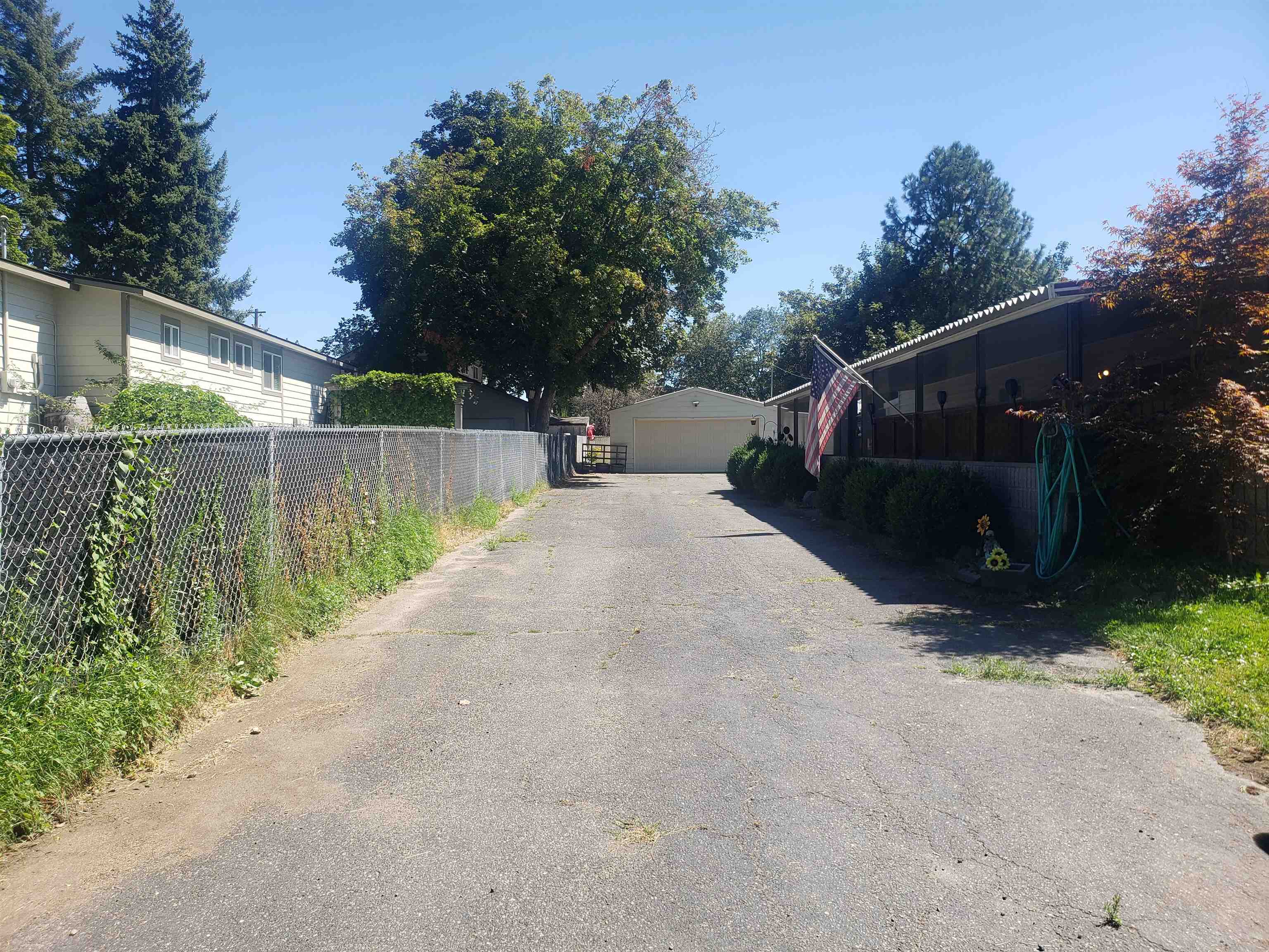 1007 South Walnut Road Spokane, WA 99206 - Photo 2 of 17