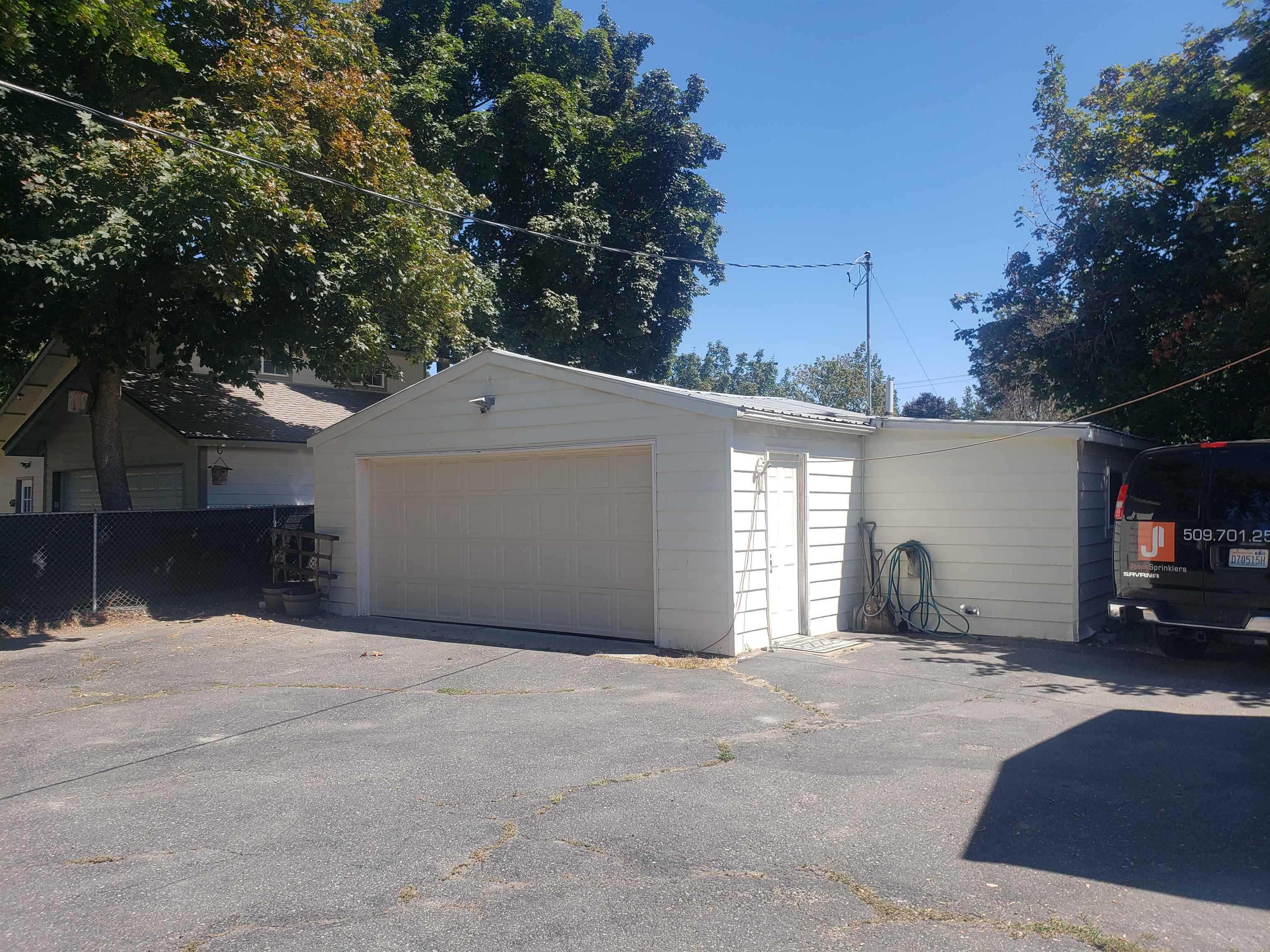 1007 South Walnut Road Spokane, WA 99206 - Photo 5 of 17