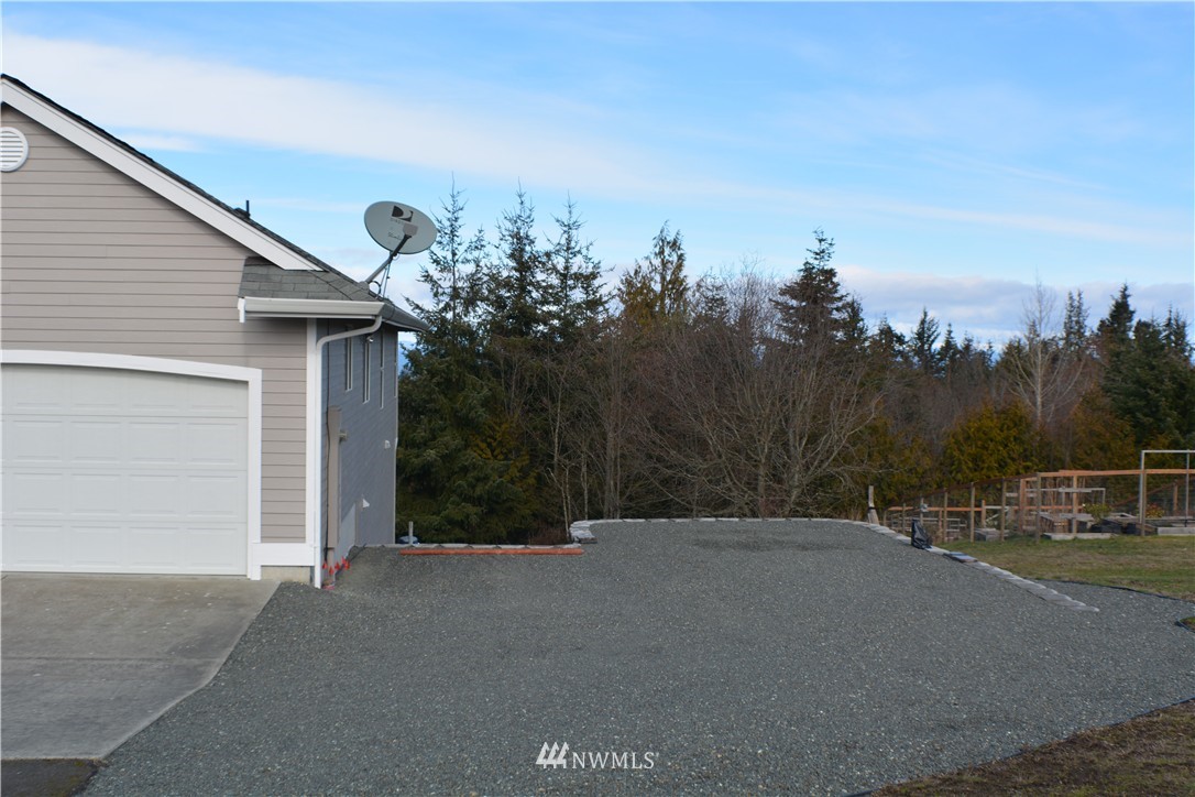 381 Guy Kelly Road Port Angeles, WA 98362 - Photo 2 of 20