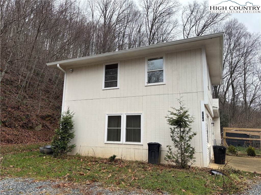 206 Bryant Combs Road Sugar Grove, NC 28679 - Photo 3 of 34