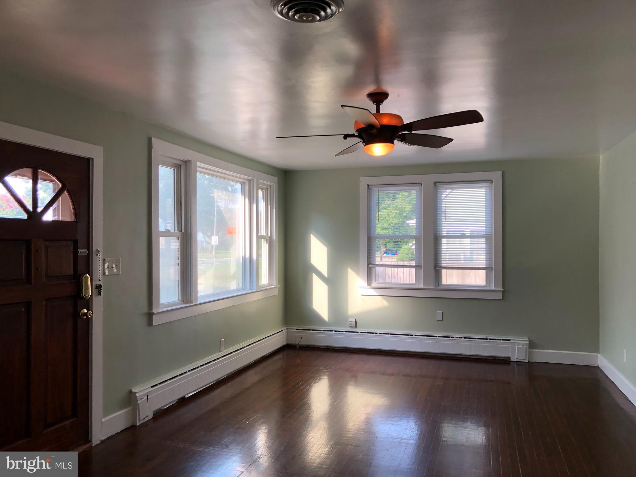 9269 Sharptown Road Laurel, DE 19956 - Photo 13 of 39 Living room