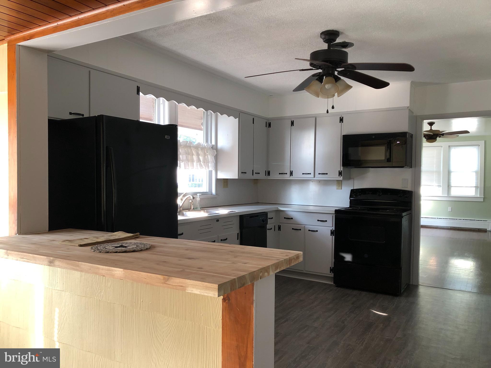 9269 Sharptown Road Laurel, DE 19956 - Photo 7 of 39 Kitchen with bar!