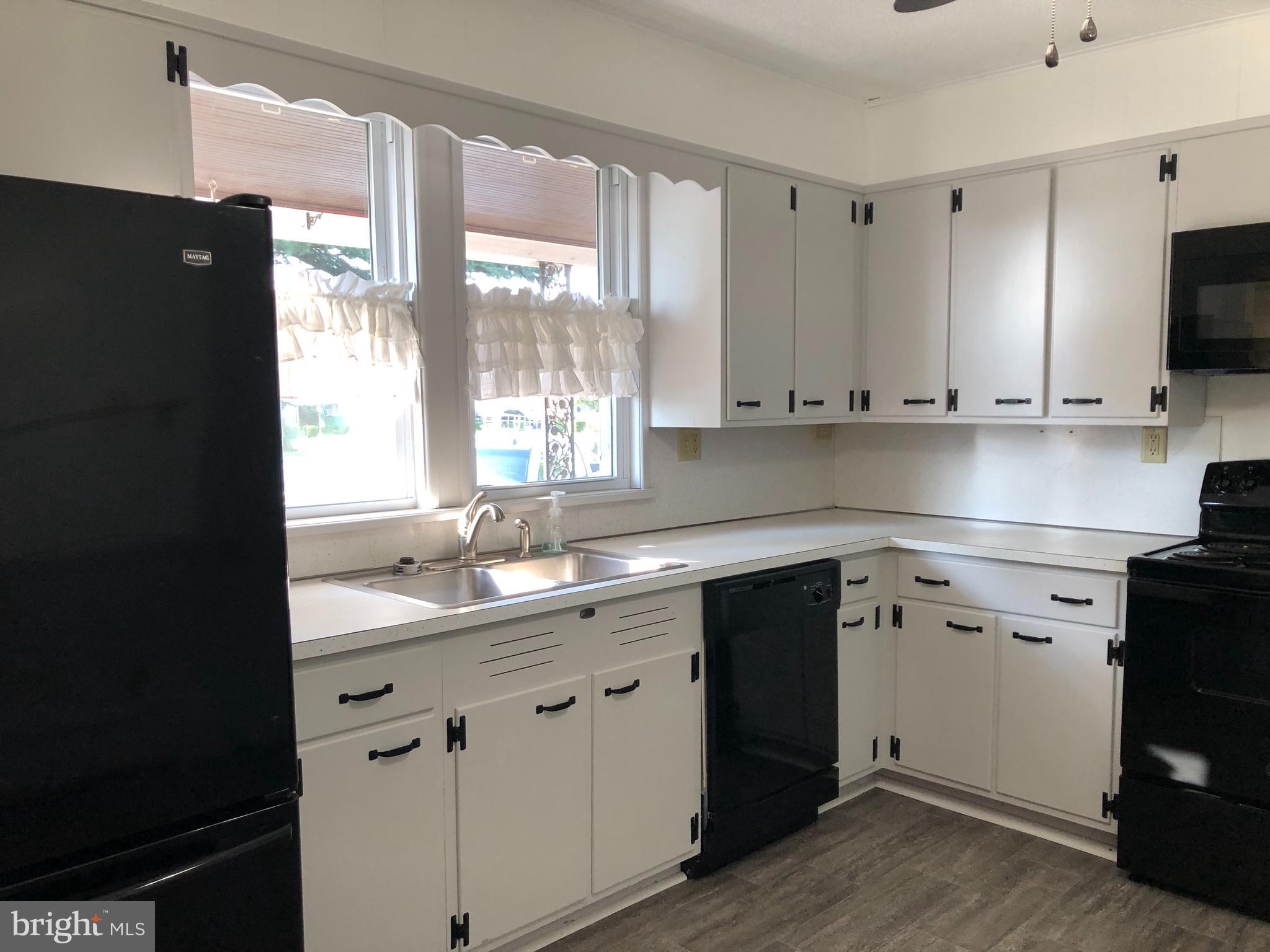 9269 Sharptown Road Laurel, DE 19956 - Photo 9 of 39 Kitchen