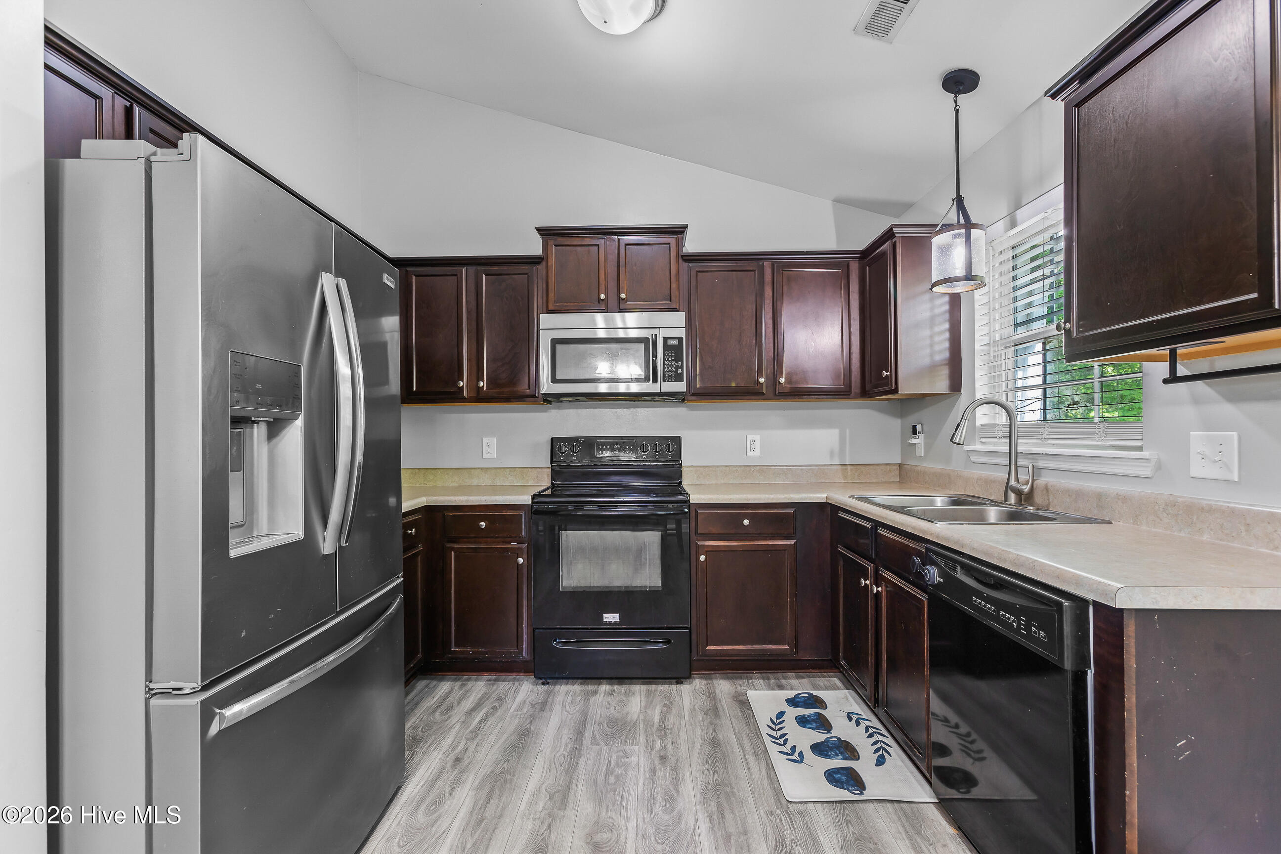 808 Little Roxy Court Jacksonville, NC 28540 - Photo 10 of 29 01-8