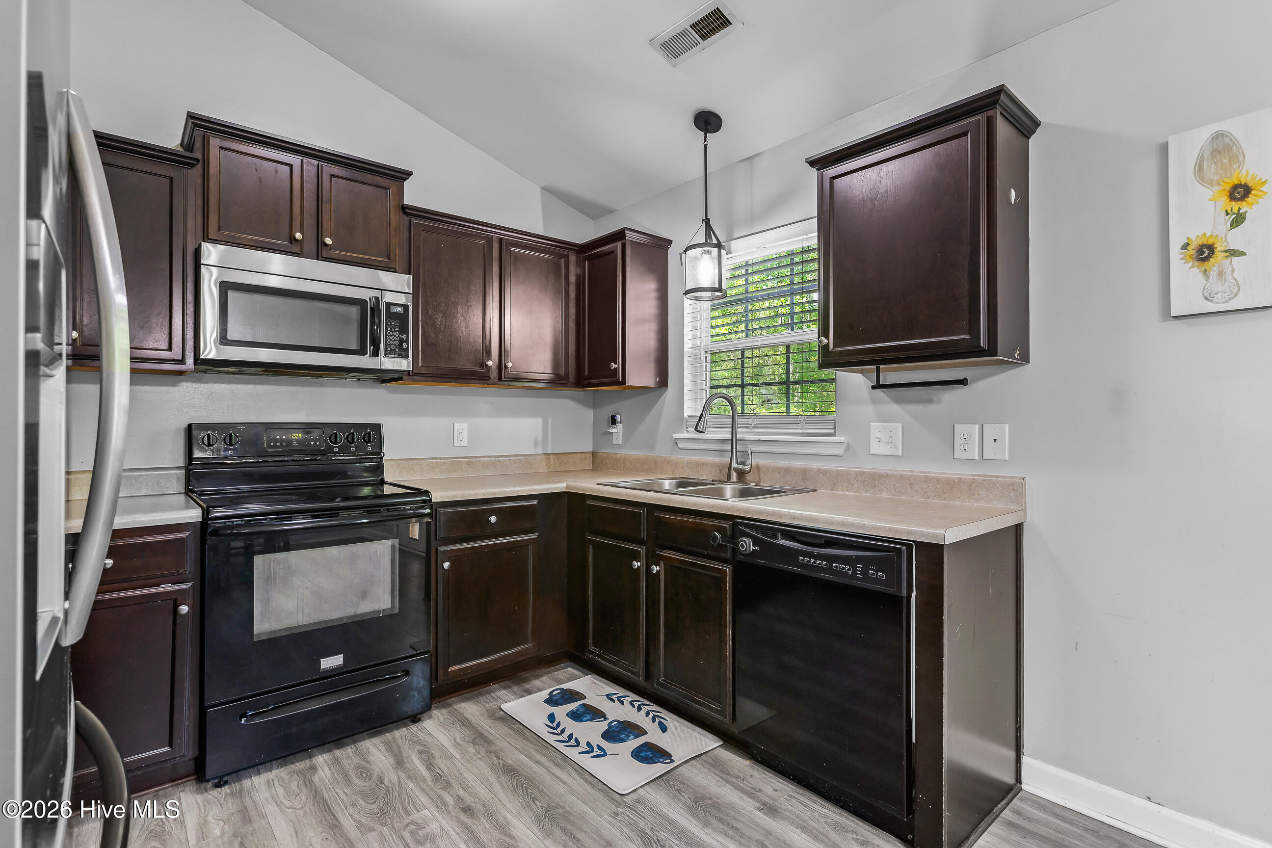 808 Little Roxy Court Jacksonville, NC 28540 - Photo 11 of 29 01-9