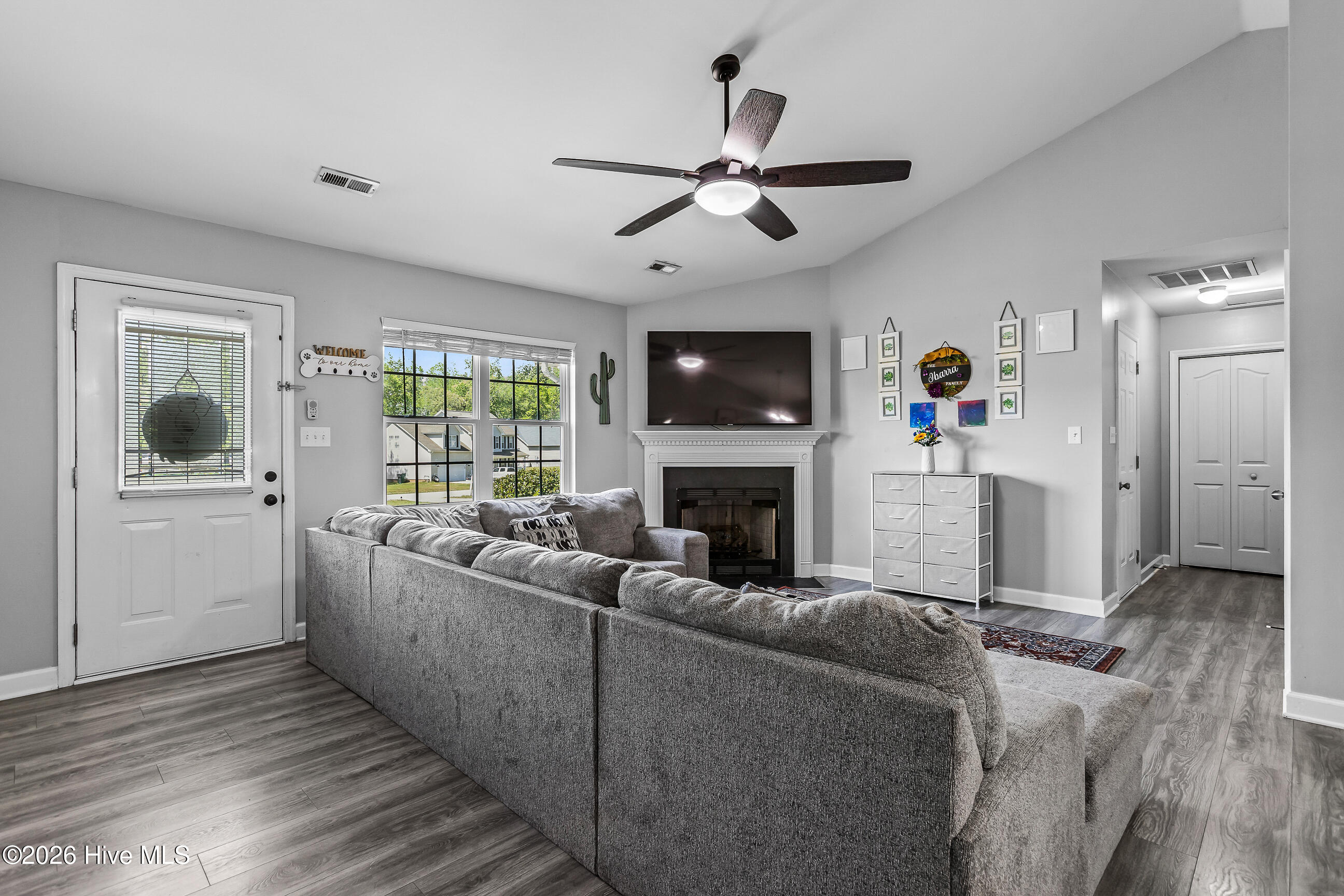 808 Little Roxy Court Jacksonville, NC 28540 - Photo 6 of 29 01-5