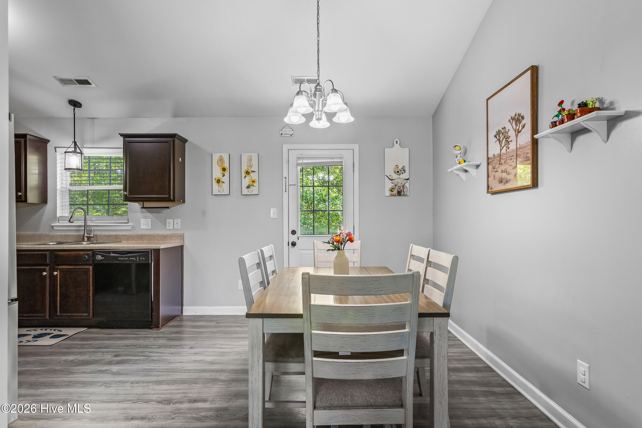 808 Little Roxy Court Jacksonville, NC 28540 - Photo 8 of 29 01-6