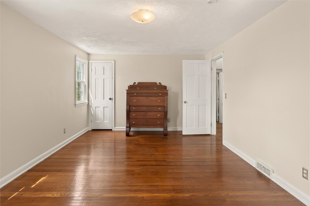 464 Harwick Road Irondequoit, NY 14609 - Photo 33 of 40