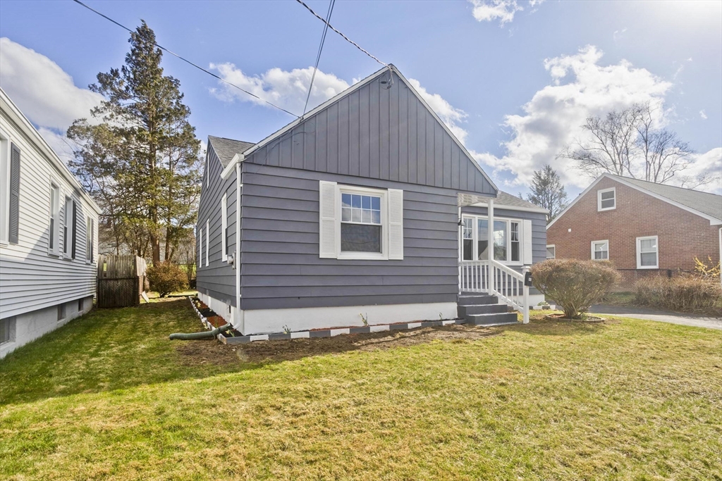 49 Bennett Street Chicopee, MA 01013 - Photo 4 of 41