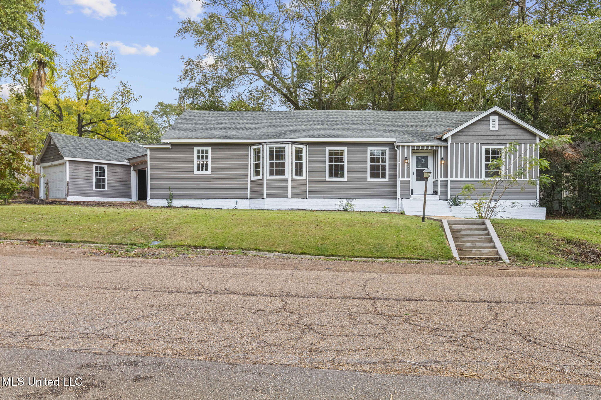 4098 Pine Hill Drive Jackson, MS 39206 - Photo 2 of 38 IMG_4746