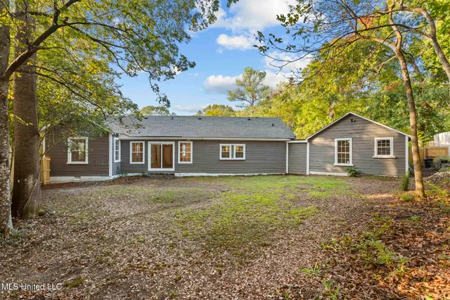 $299,000 | 4098 Pine Hill Drive, Jackson, MS 39206