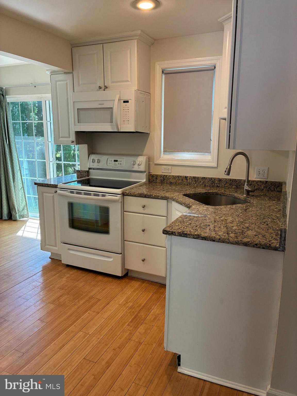 101 Crestmont Terrace Mount Laurel, NJ 08054 - Photo 5 of 18 Kitchen with granite countertop