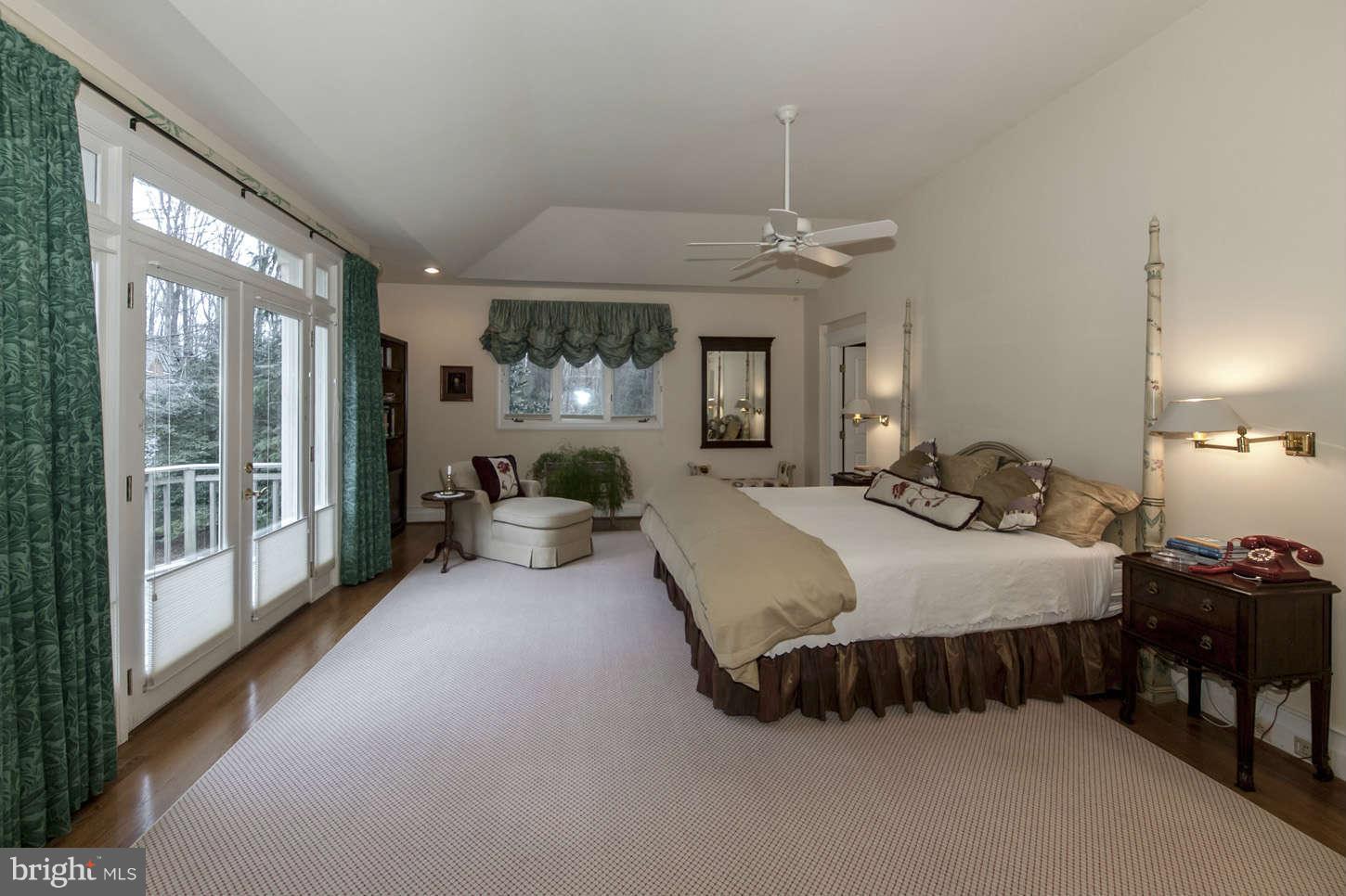 8726 Brook Road McLean, VA 22102 - Photo 13 of 30 First Floor Master