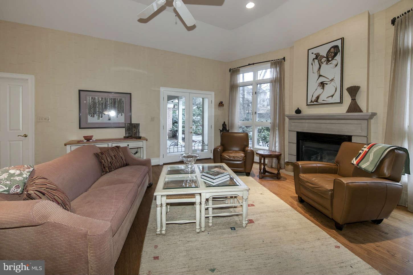 8726 Brook Road McLean, VA 22102 - Photo 7 of 30 Family Room