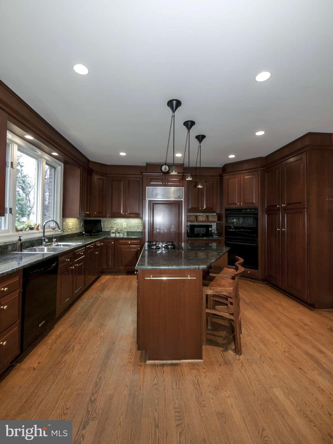 8726 Brook Road McLean, VA 22102 - Photo 10 of 30 Kitchen