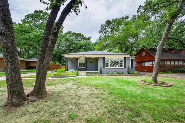$284,000 | 2400 Nottingham Boulevard, Fort Worth, TX 76112