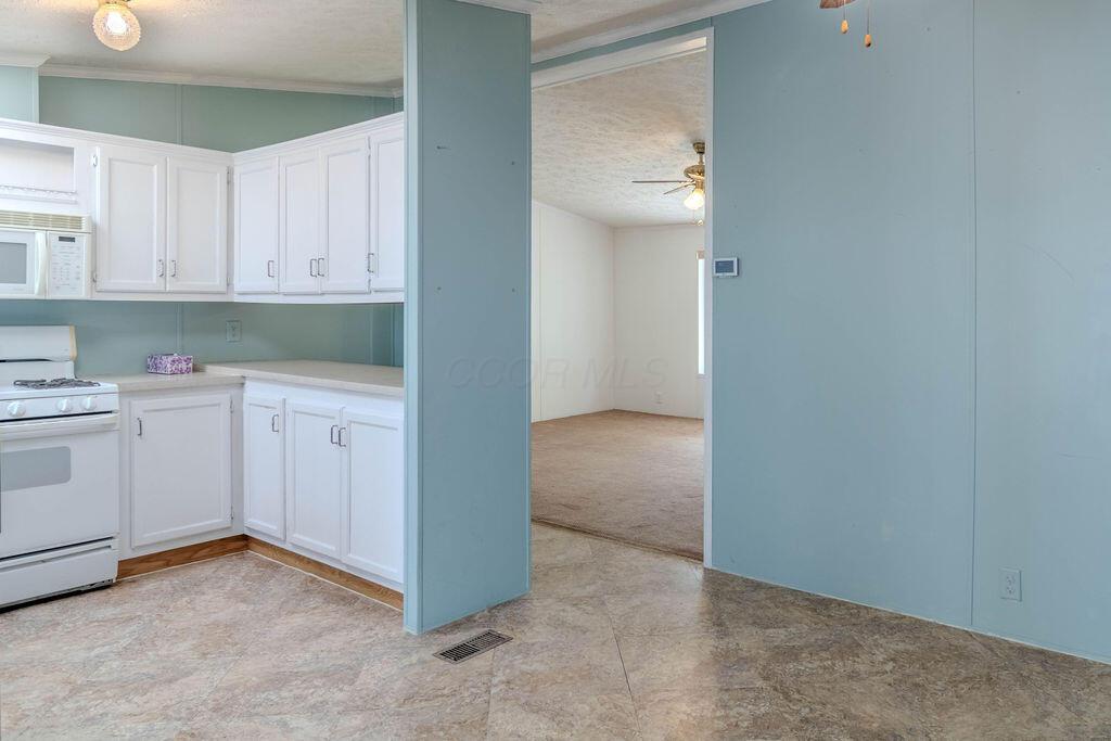 20903 Peoria Loop Road Raymond, OH 43067 - Photo 10 of 26 Eat-in kitchen