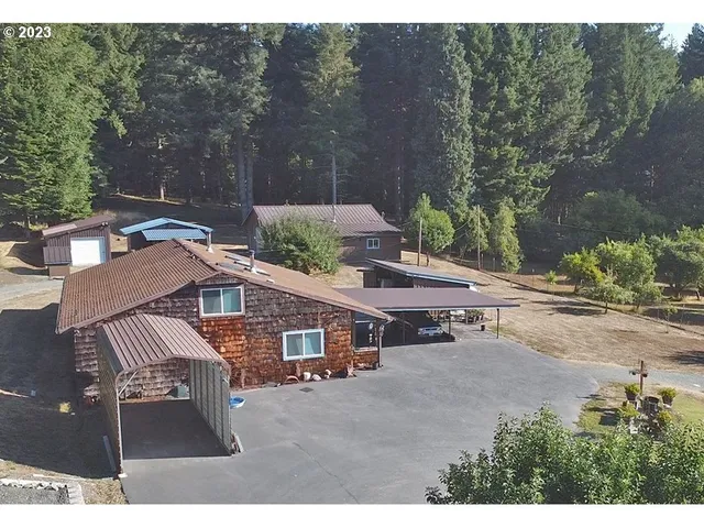 $574,500 | 711 Ave H, Powers, OR 97466