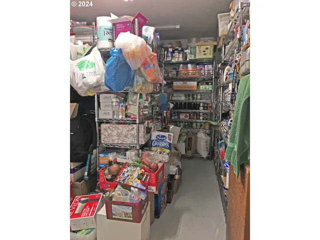 $574,500 | 711 Ave H, Powers, OR 97466