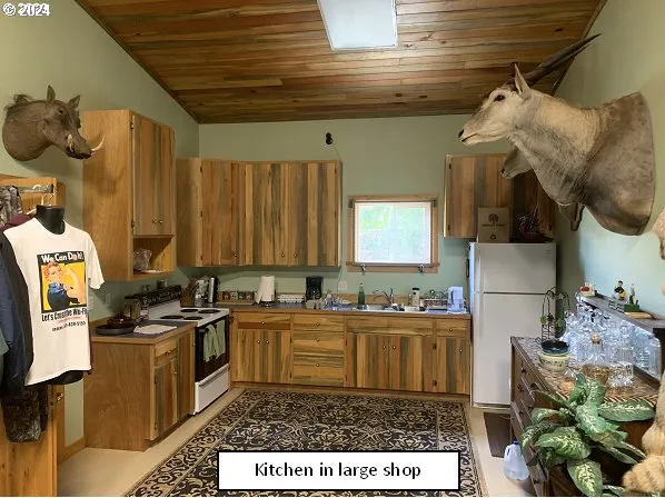 $574,500 | 711 Ave H, Powers, OR 97466