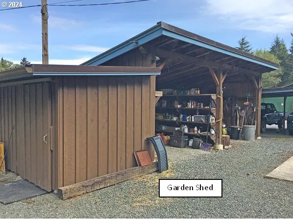 $574,500 | 711 Ave H, Powers, OR 97466