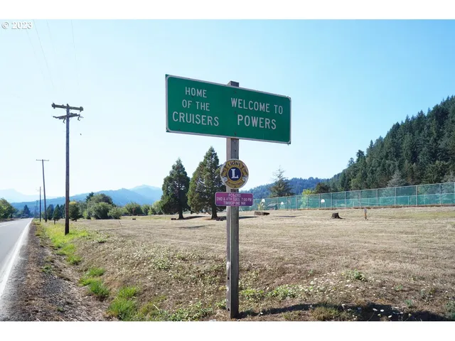 $574,500 | 711 Ave H, Powers, OR 97466