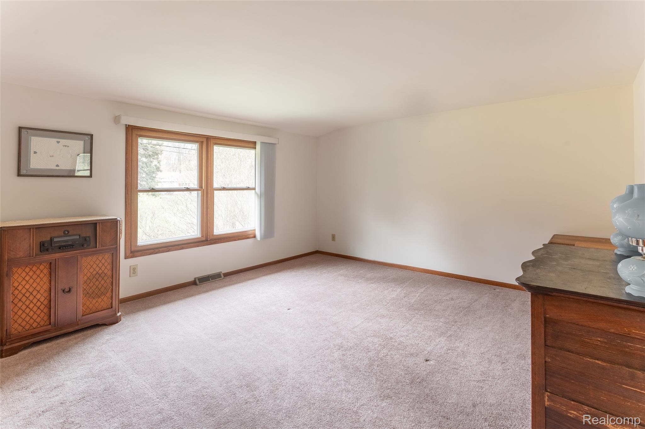4871 Clarkston Road Clarkston, MI 48348 - Photo 18 of 22 Clarkston-21.jpg