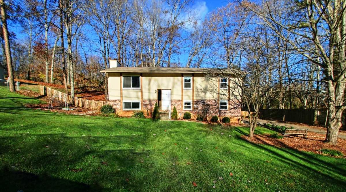 2437 Chukar Road Knoxville, TN 37923 - Photo 1 of 39 The front yard is like carpet