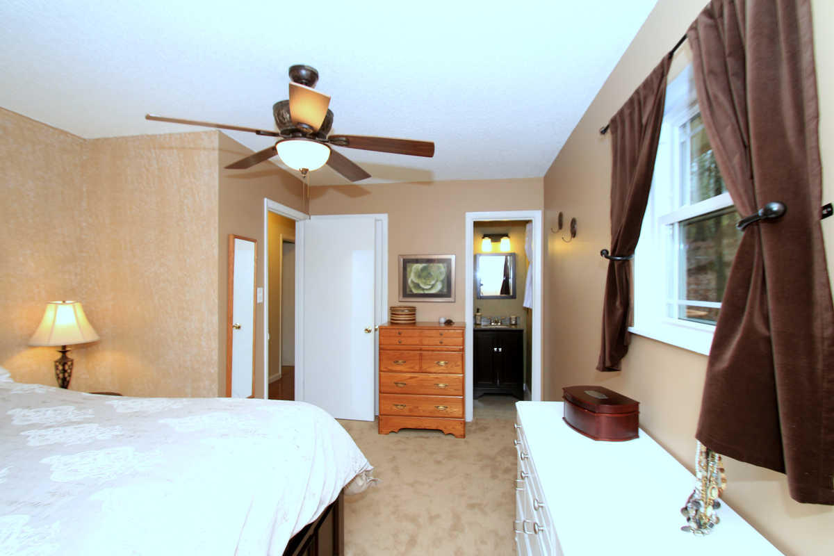 2437 Chukar Road Knoxville, TN 37923 - Photo 17 of 39 Plenty of space