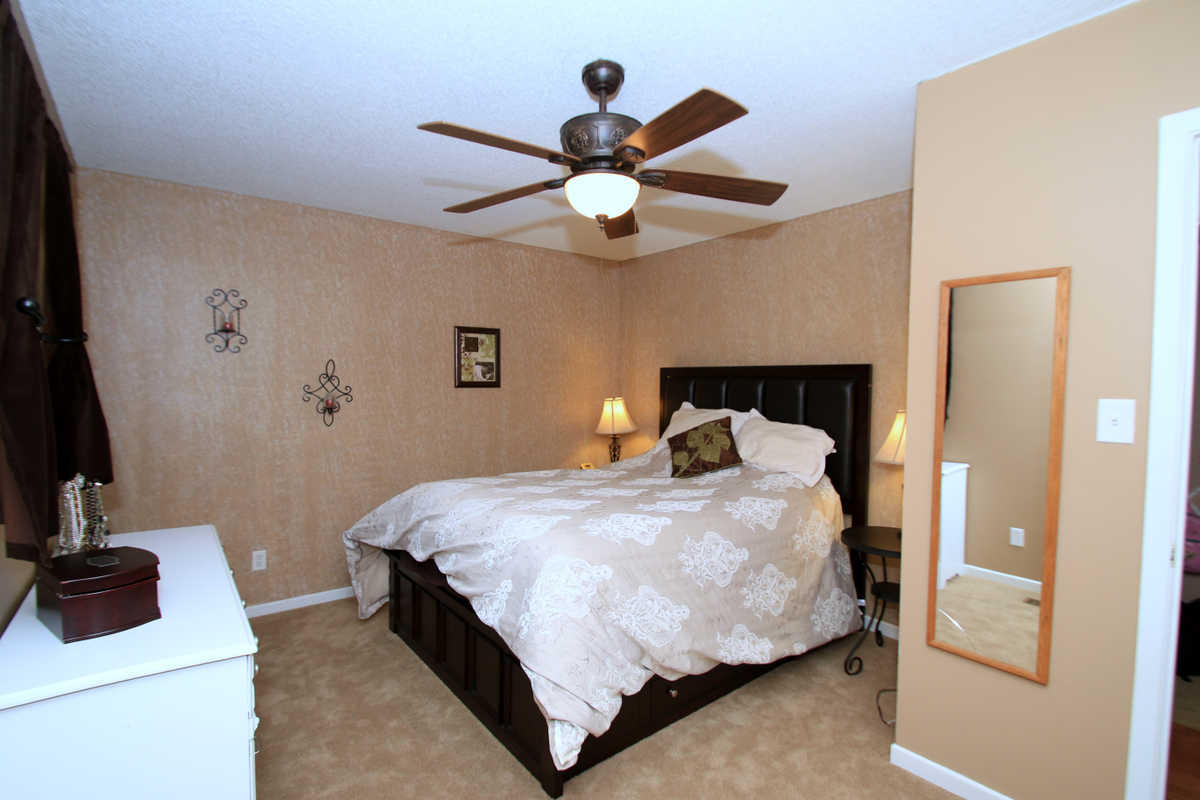 2437 Chukar Road Knoxville, TN 37923 - Photo 18 of 39 Master bedroom