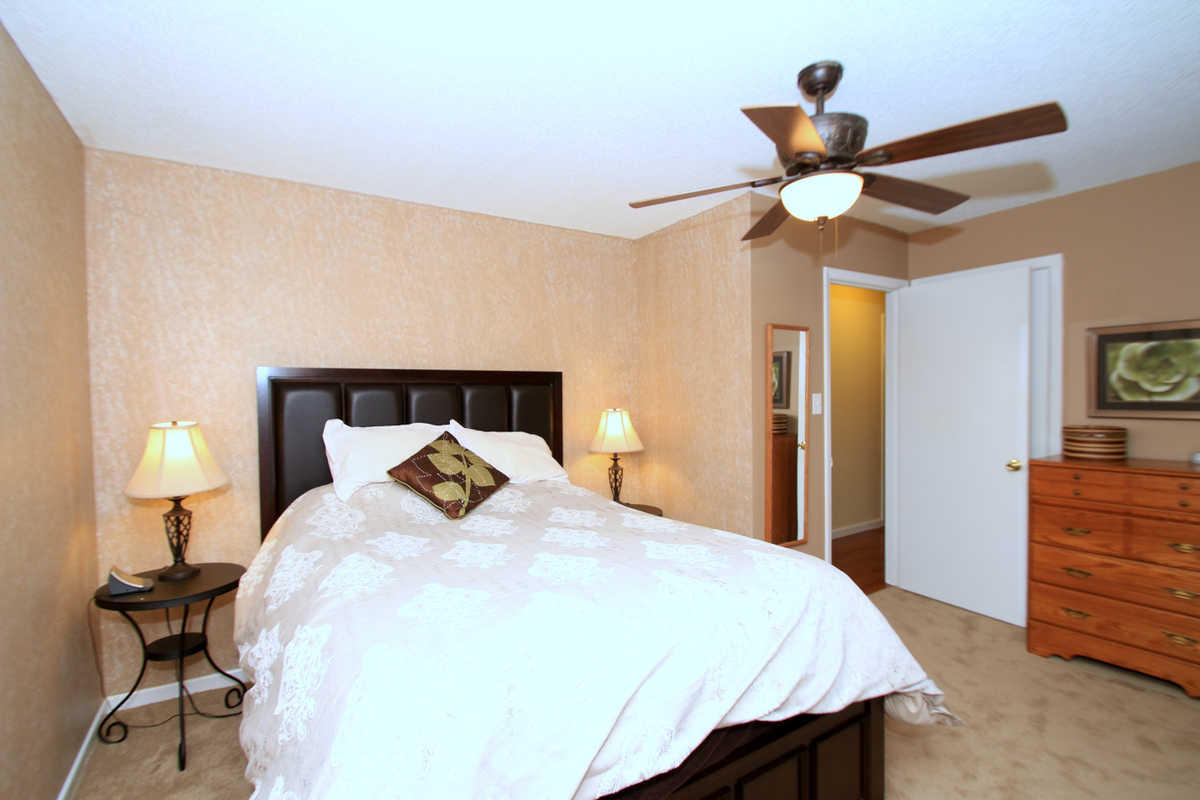 2437 Chukar Road Knoxville, TN 37923 - Photo 19 of 39 Master bedroom