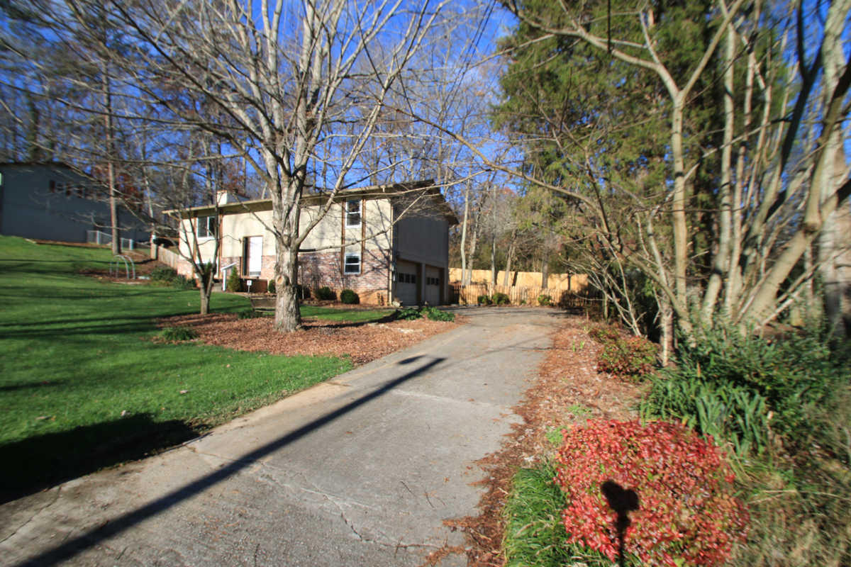 2437 Chukar Road Knoxville, TN 37923 - Photo 3 of 39 Sits back off street