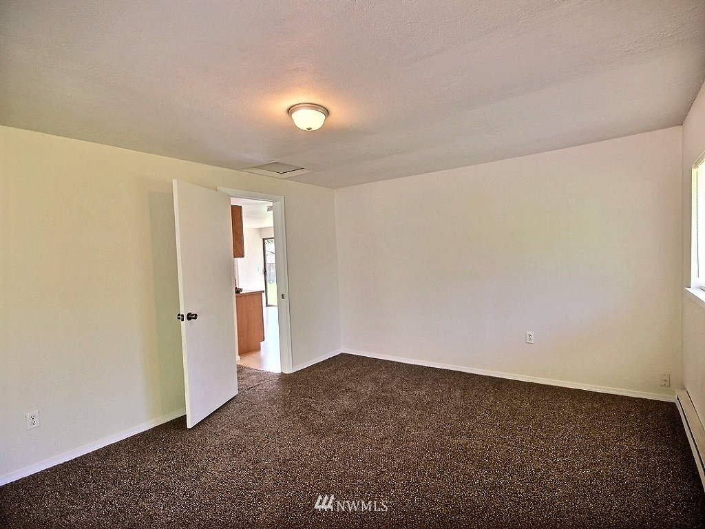 13645 144th Avenue Southeast Renton, WA 98059 - Photo 12 of 24