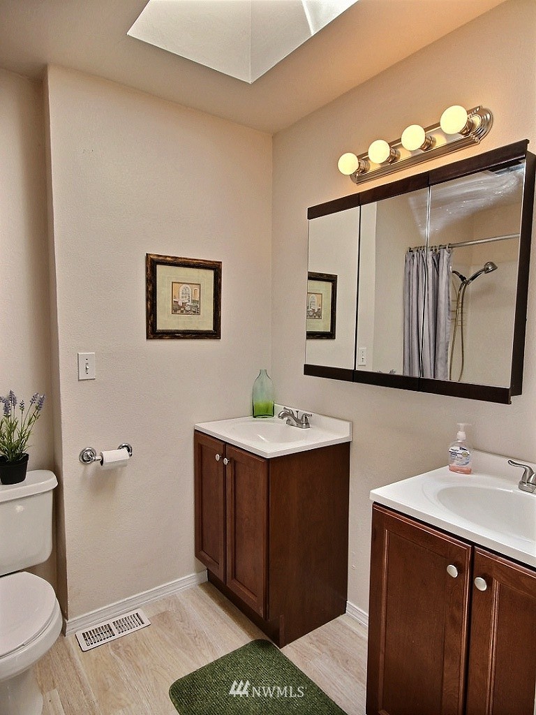13645 144th Avenue Southeast Renton, WA 98059 - Photo 14 of 24
