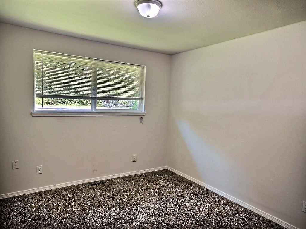 13645 144th Avenue Southeast Renton, WA 98059 - Photo 17 of 24