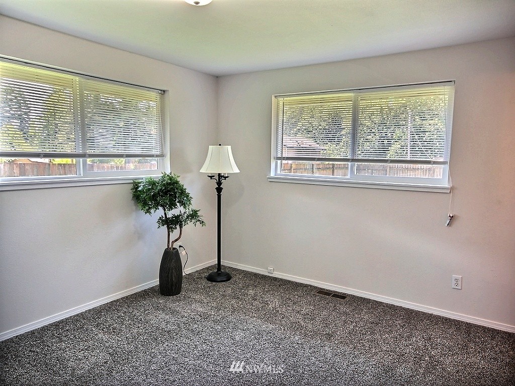 13645 144th Avenue Southeast Renton, WA 98059 - Photo 19 of 24