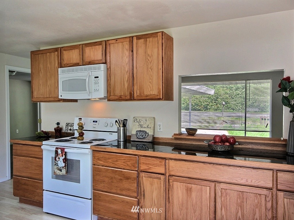 13645 144th Avenue Southeast Renton, WA 98059 - Photo 6 of 24
