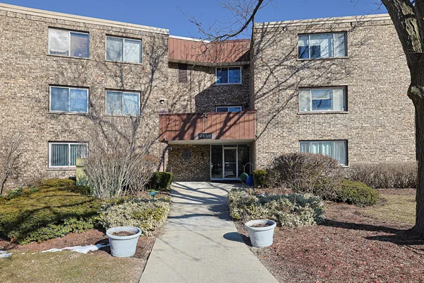 $189,900 | 2650 Brookwood Way Drive, Unit 313, Rolling Meadows, IL 60008