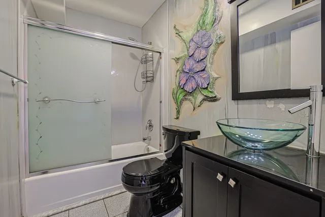 $196,000 | 2650 Brookwood Way Drive, Unit 313, Rolling Meadows, IL 60008