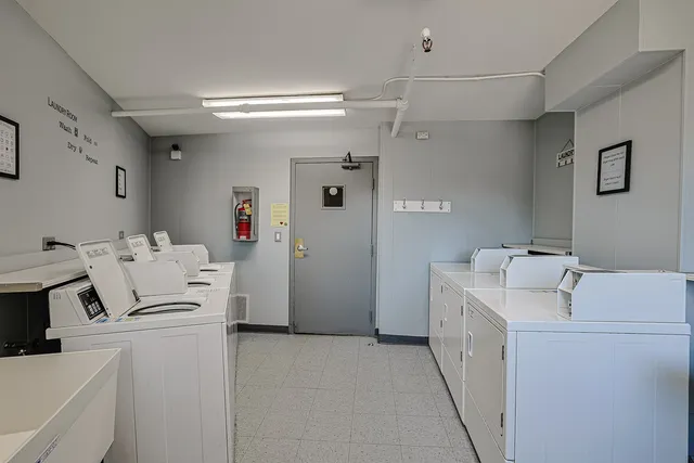 $196,000 | 2650 Brookwood Way Drive, Unit 313, Rolling Meadows, IL 60008