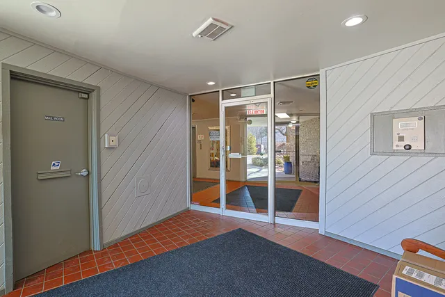 $196,000 | 2650 Brookwood Way Drive, Unit 313, Rolling Meadows, IL 60008