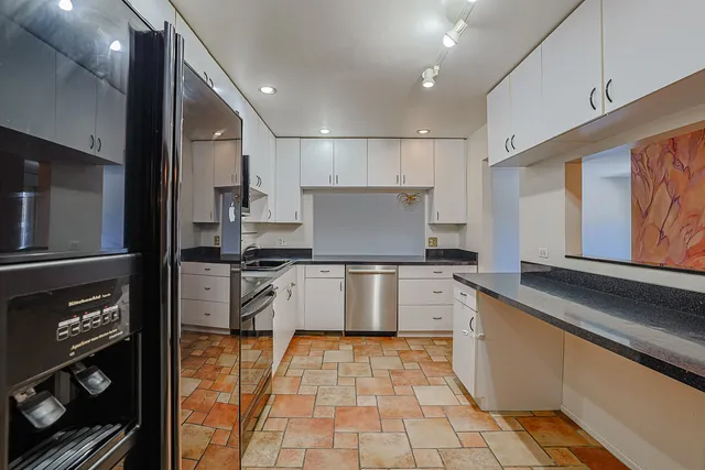 $196,000 | 2650 Brookwood Way Drive, Unit 313, Rolling Meadows, IL 60008