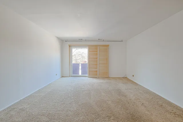 $196,000 | 2650 Brookwood Way Drive, Unit 313, Rolling Meadows, IL 60008