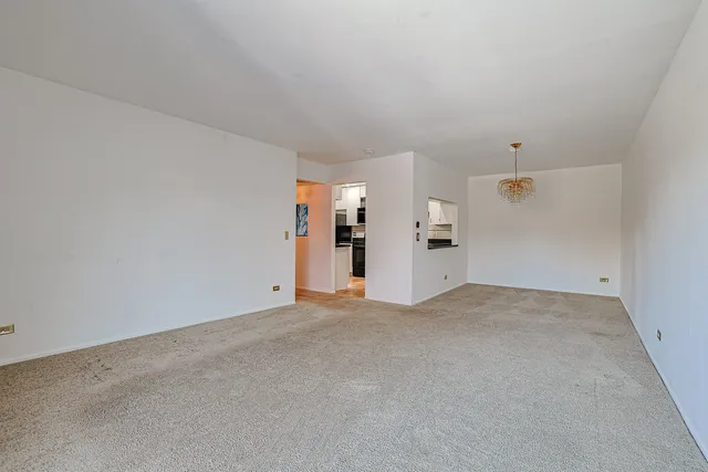 $196,000 | 2650 Brookwood Way Drive, Unit 313, Rolling Meadows, IL 60008