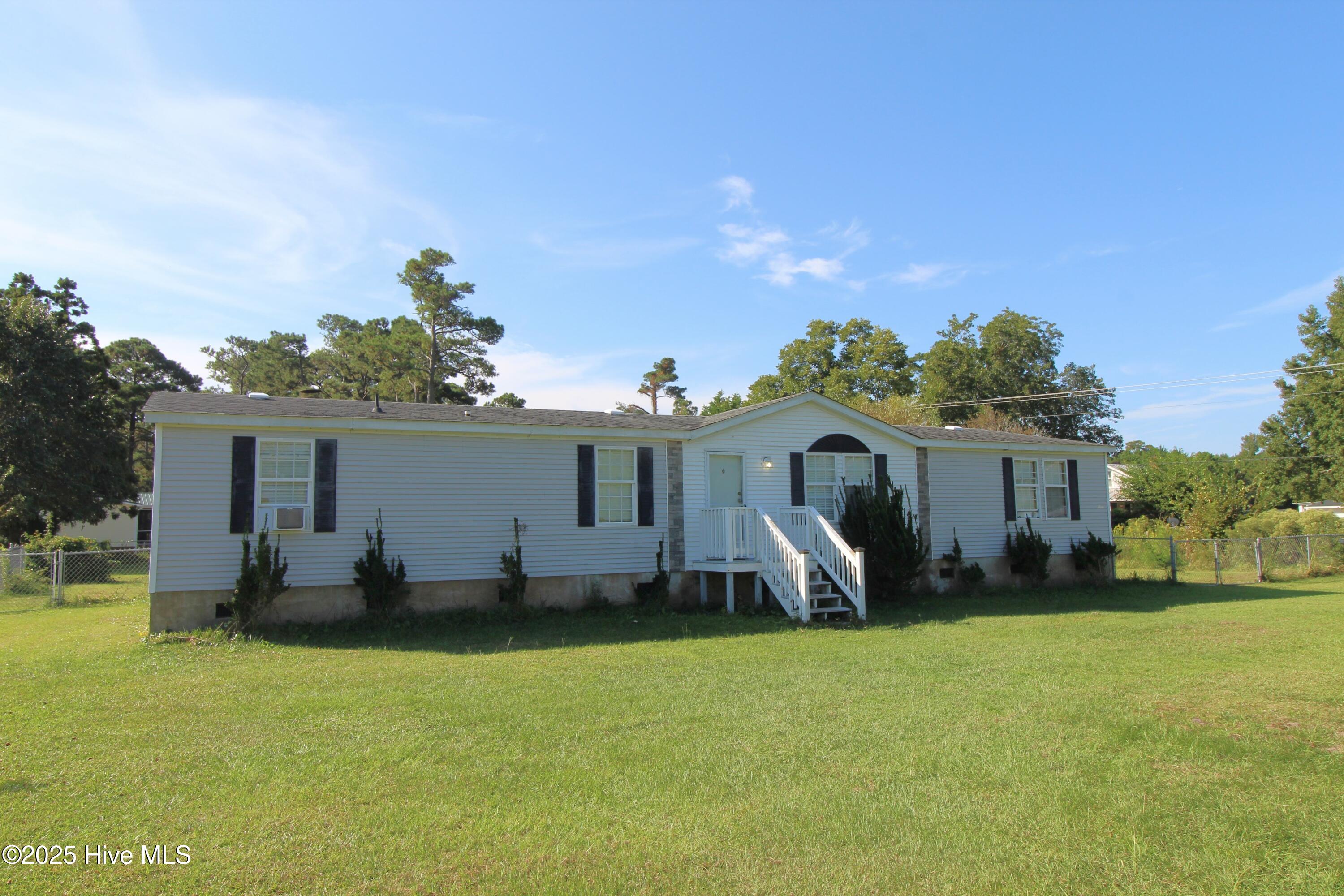 106 Taylor Farm Road Beaufort, NC 28516 - Photo 1 of 20 Front