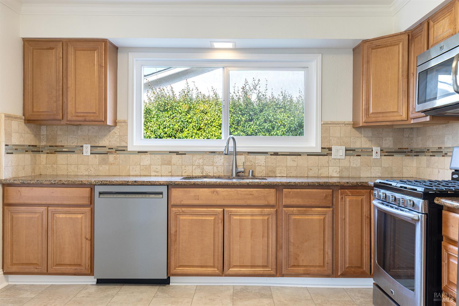 926 Lodi Street Santa Rosa, CA 95401 - Photo 7 of 40