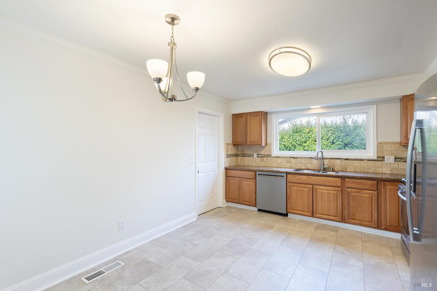 926 Lodi Street Santa Rosa, CA 95401 - Photo 8 of 40