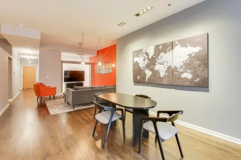 $275,000 | 208 West Washington Street, Unit 1913, Chicago, IL 60606