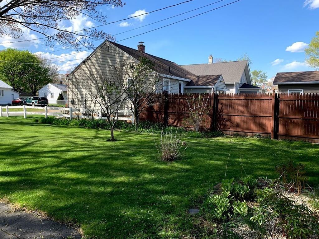 23 Rochester Street Chicopee, MA 01020 - Photo 6 of 13 Gallery Image 6